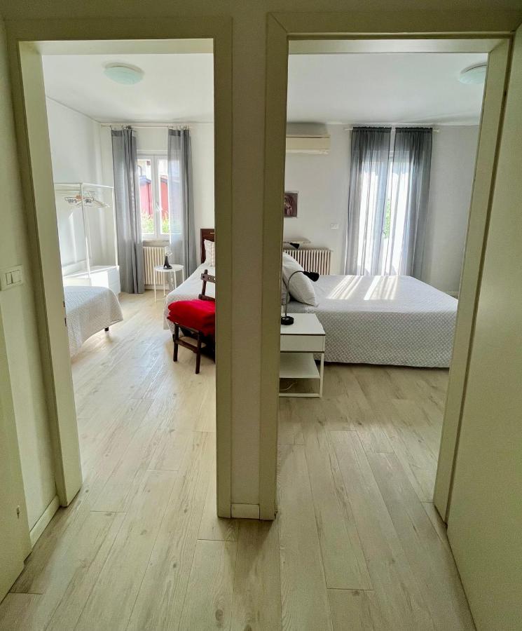 Your Familyapartment In Сірміоне Екстер'єр фото