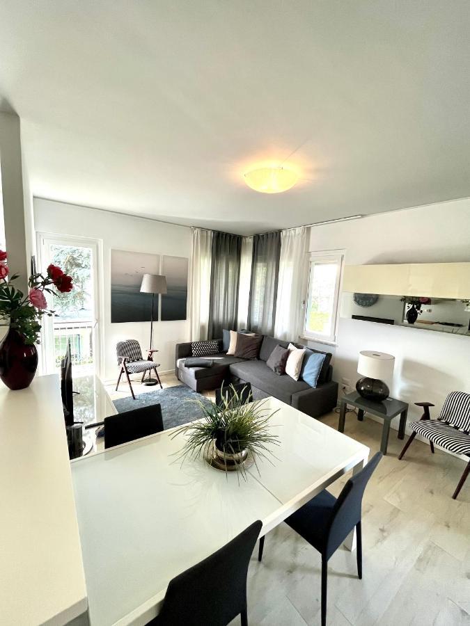 Your Familyapartment In Сірміоне Екстер'єр фото