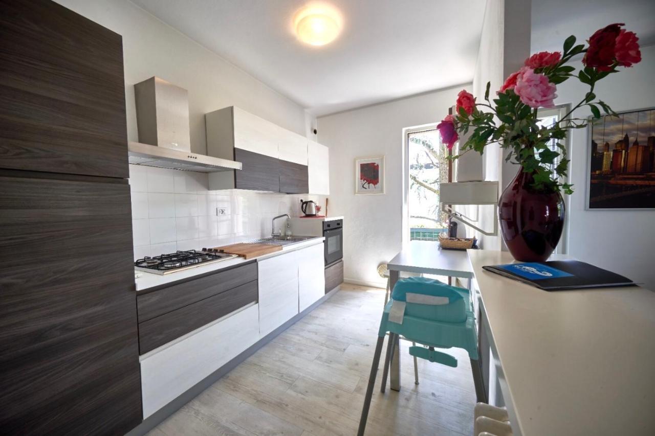 Your Familyapartment In Сірміоне Екстер'єр фото
